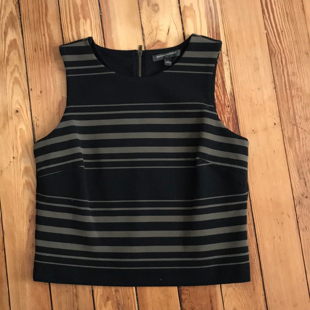 Banana Republic Olive/Black Slightly Cropped Top